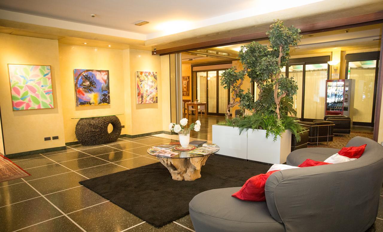 อาร์ต โฮเทล มิลาโน Hotel ปาล์มเดดเซิร์ท ภายนอก รูปภาพ